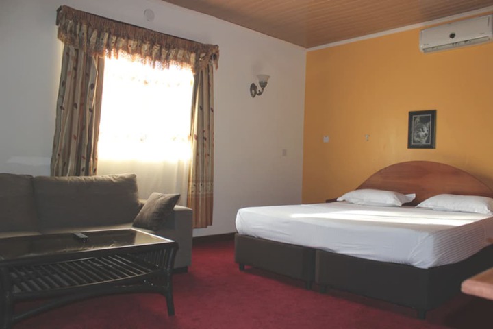 Room 3 of 8