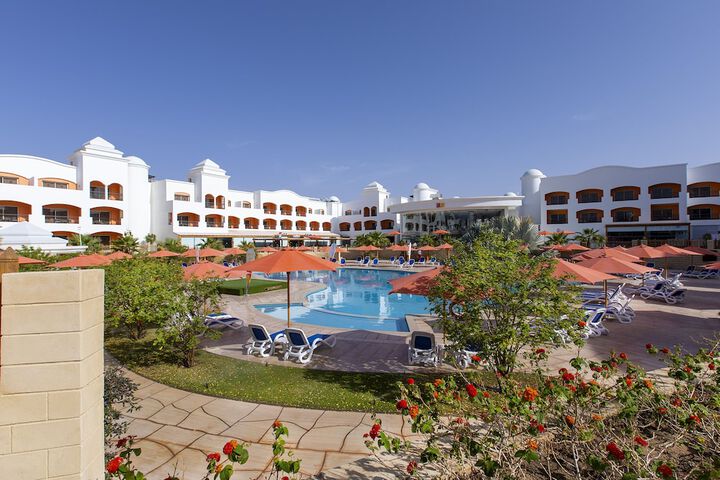 Hotel Exterior 51 of 52