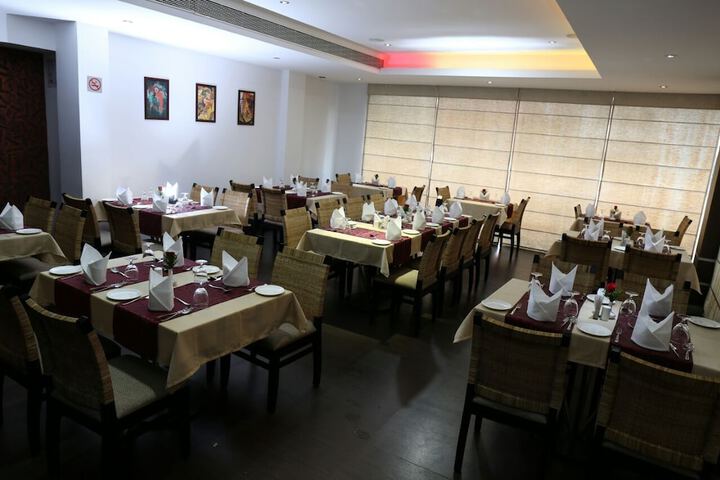 Dining 7 of 7
