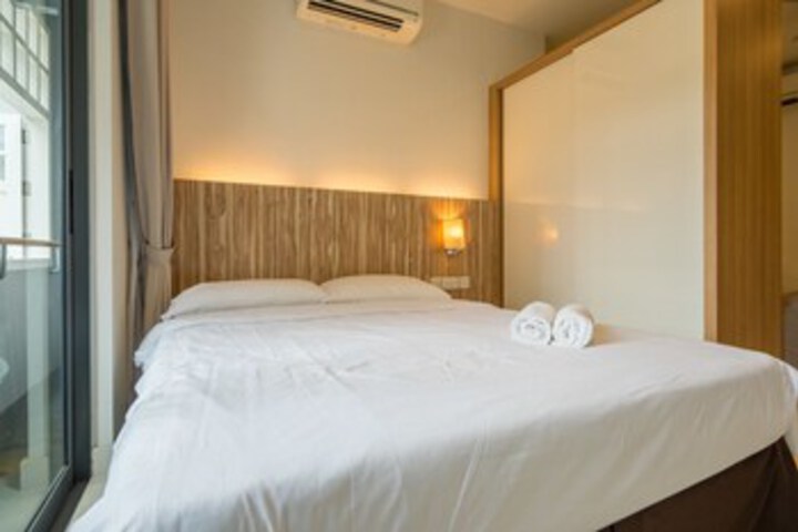 Room 10 of 15