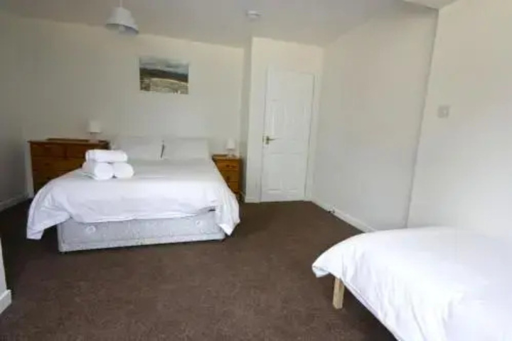 Room 2 of 11