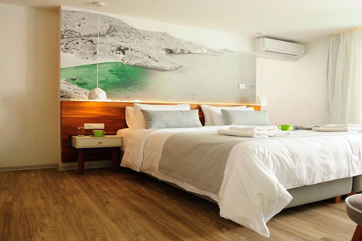 Room 55 of 171