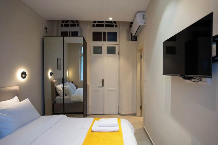 Room 48 of 74