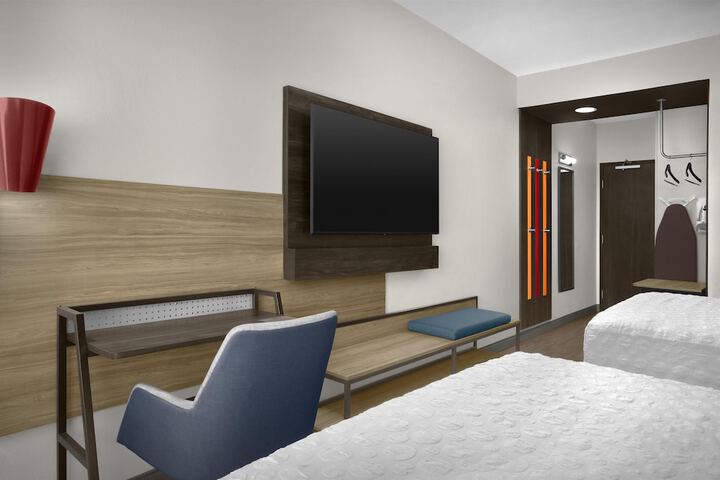 Room 5 of 32