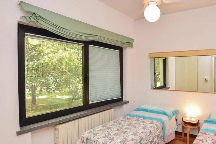 Room 3 of 21
