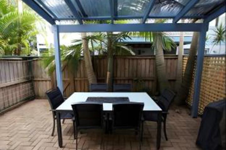 Hotel Exterior 7 of 20