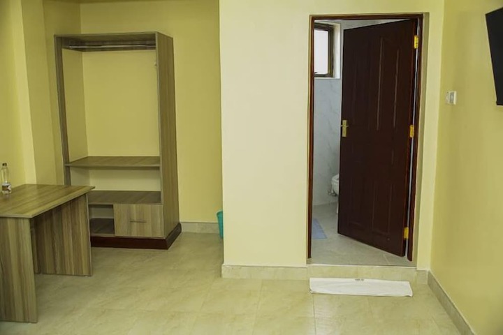 Room 15 of 48