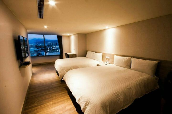 Room 5 of 36