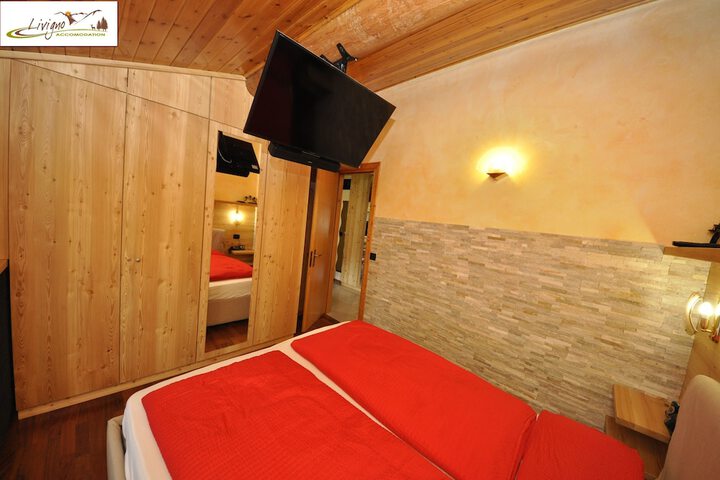 Room 9 of 27