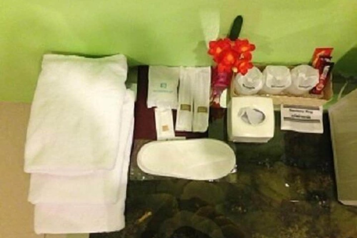 Room 17 of 24