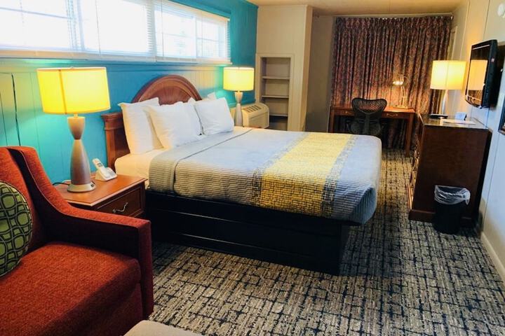 Room 72 of 112