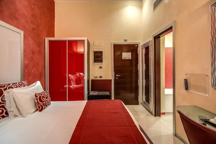 Room 3 of 8