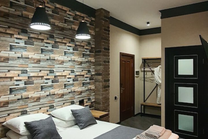Room 11 of 21