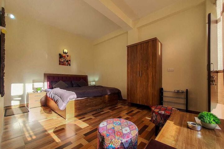 Room 12 of 17
