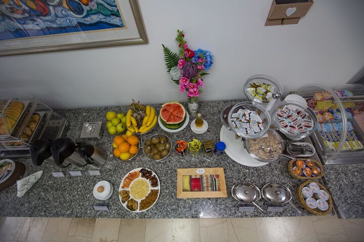 Dining 33 of 63