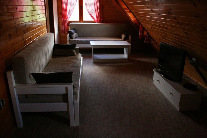 Room 24 of 35