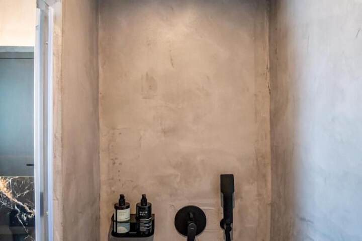 Room 43 of 89