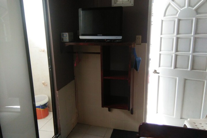 Room 4 of 126