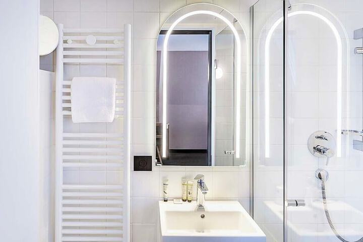 Room 81 of 103