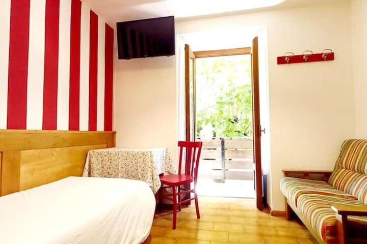 Room 6 of 55