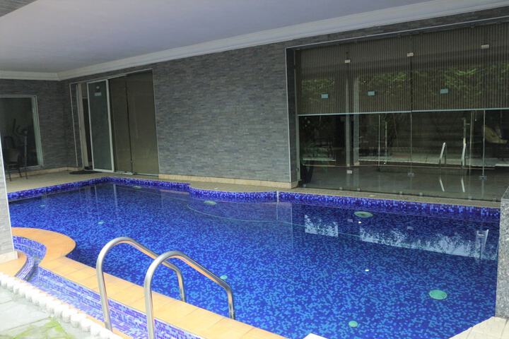 Pool 22 of 30