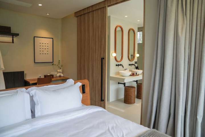 Room 72 of 125