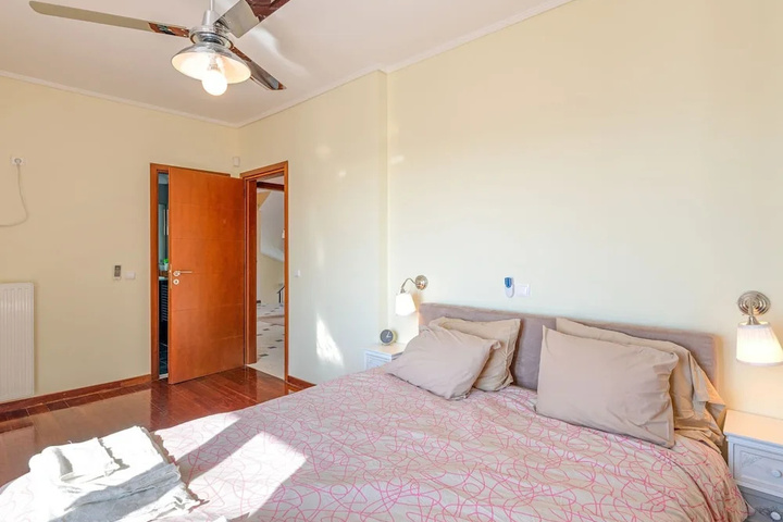 Lovely Family Holiday Home in Saronida Attikis near Beach