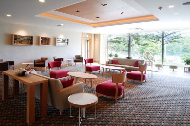 Entrance & Lobby