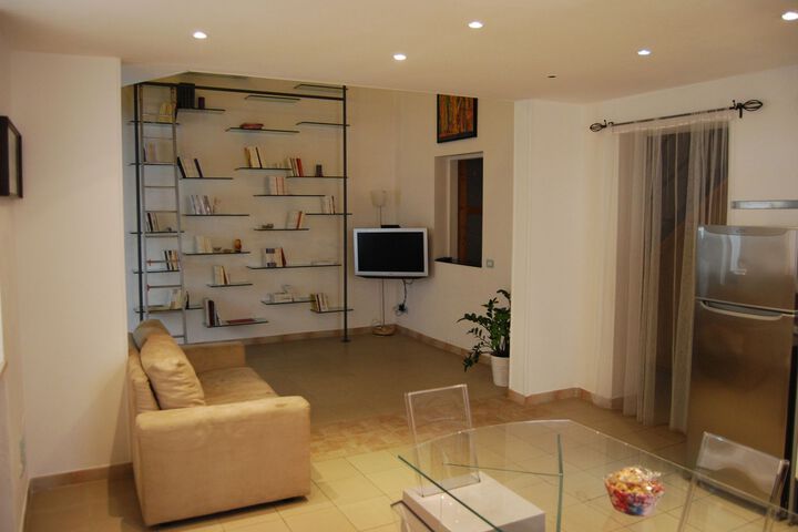Room 9 of 27