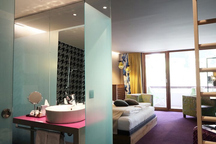 Room 50 of 91