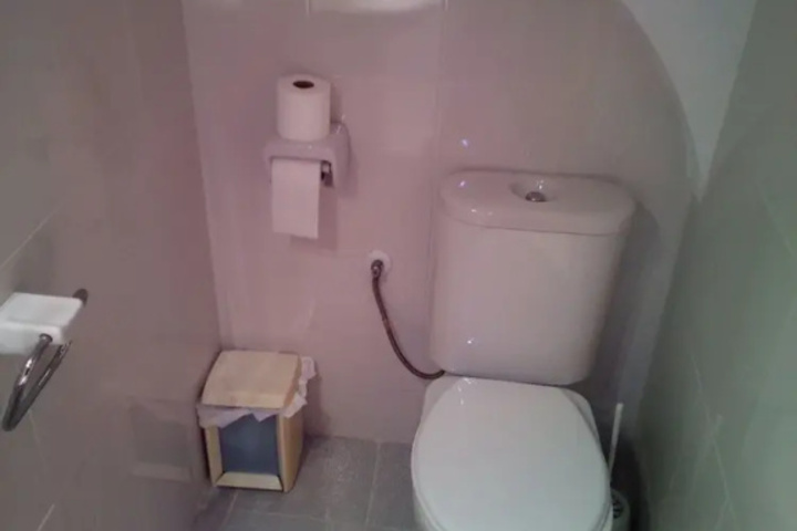 Room 9 of 22
