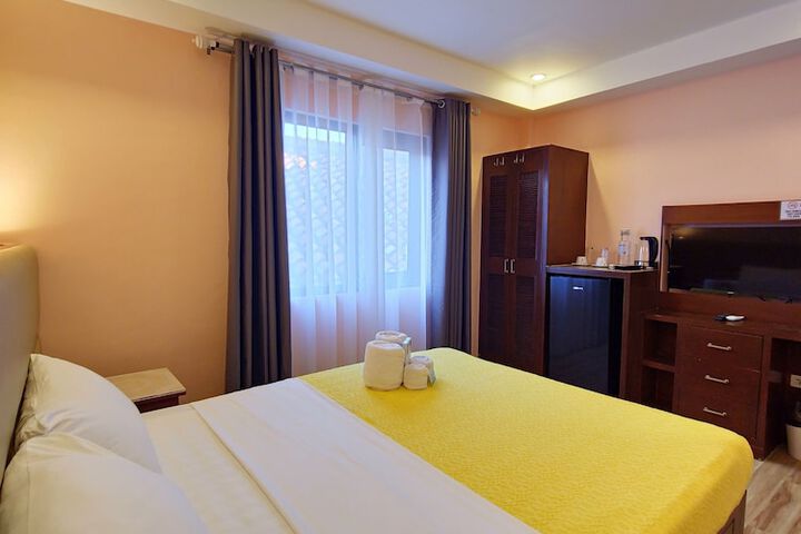 Room 10 of 35