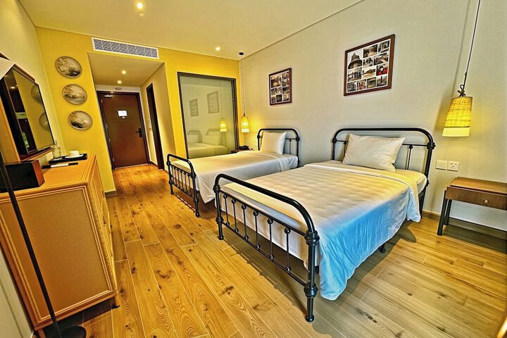 Room 14 of 97