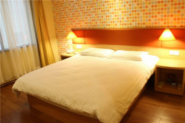Room 21 of 39