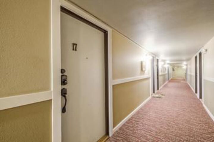 Ballroom/Hall 6 of 17