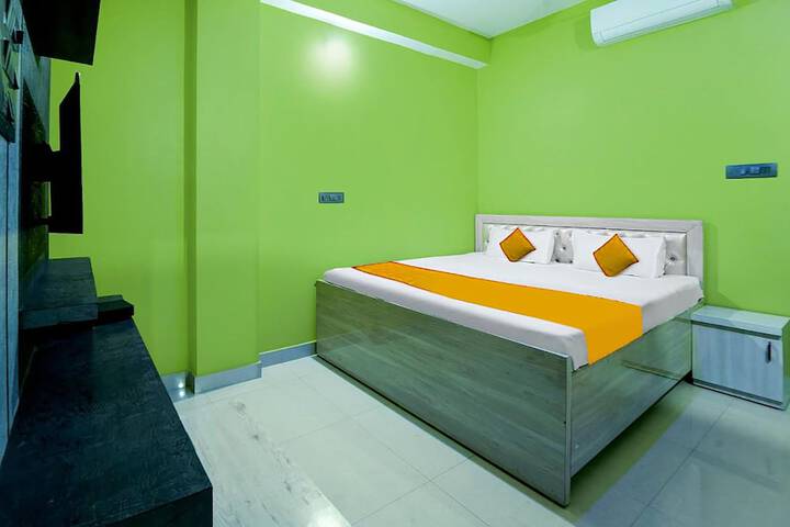 Room 12 of 25