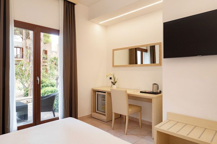 Room 44 of 140