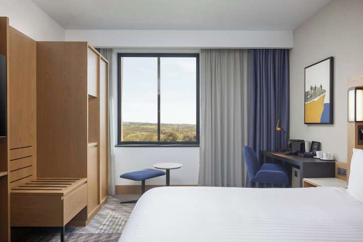 Room 12 of 48