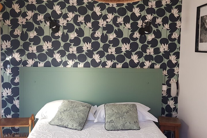 Room 8 of 32