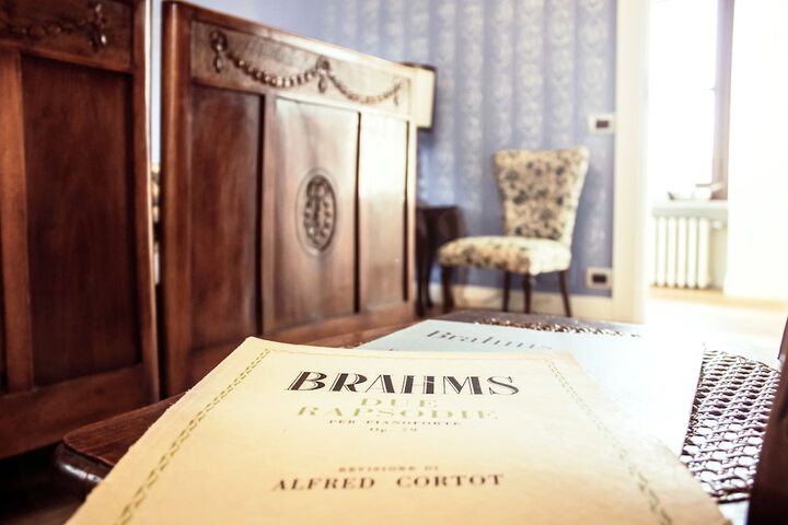 Room 20 of 48