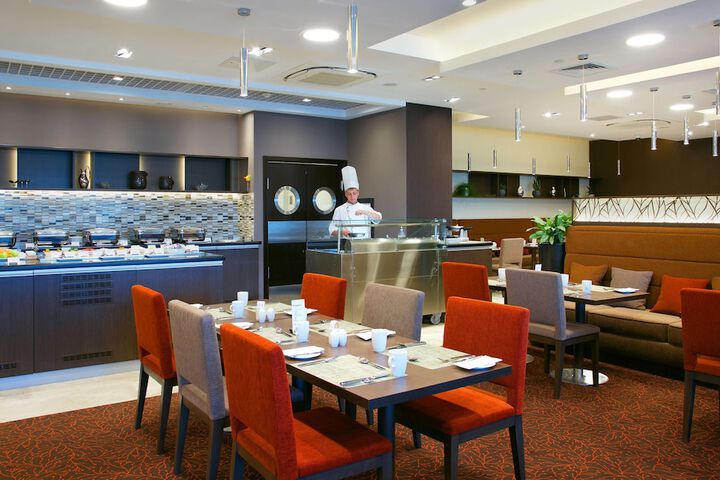 Dining 65 of 92