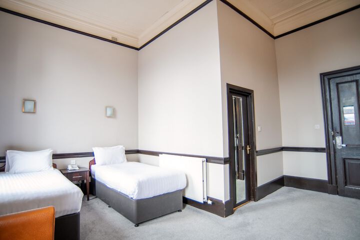 Room 30 of 72
