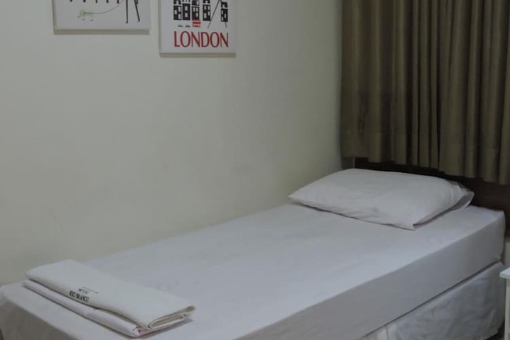 Room 35 of 65