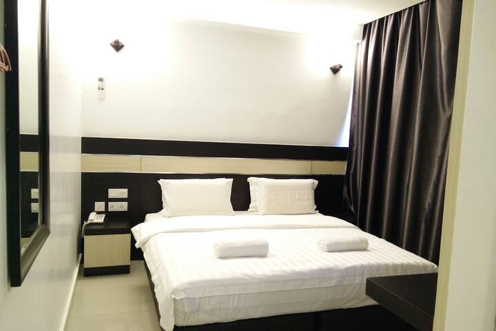 Room 4 of 36