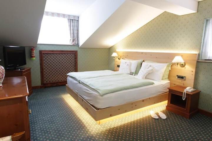 Room 7 of 52
