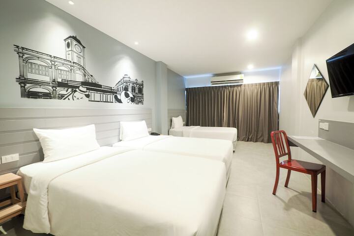 Room 12 of 40