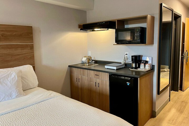 Room 12 of 26