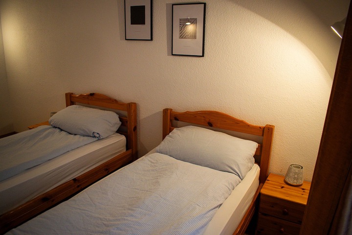 Room 8 of 65