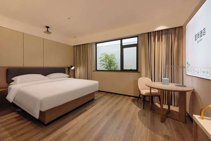 Room 30 of 127