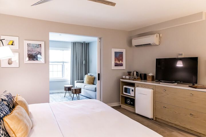 Room 7 of 28